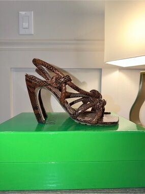 Bottega Veneta Brown Snakeskin Knot Strappy High Heel Sandals – Authentic 🤎